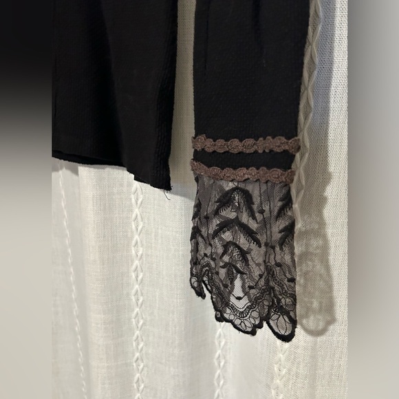 Free People, black, last dance with lace cuffs shirt. Sz. M - Picture 3 of 8